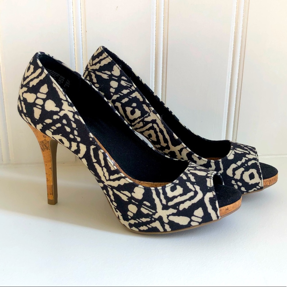 NWOT! Women’s Open Toe Heels!